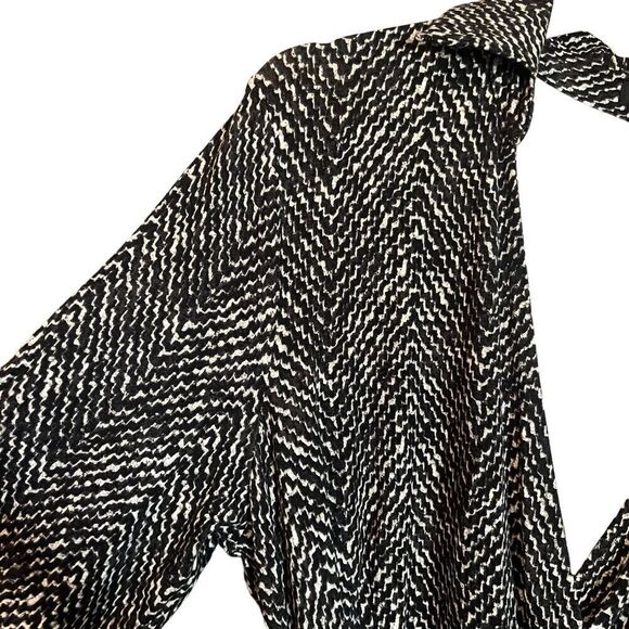 NWT! Ann taylor patterned faux wrap dress. Size 10 petite - Picture 8 of 11